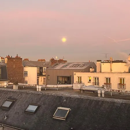 Cosy T2 With Balcony, Goncourt, 10 * Paris