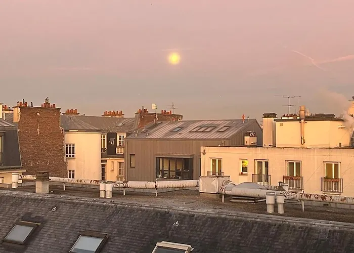 Cosy T2 With Balcony, Goncourt, 10 * Parijs